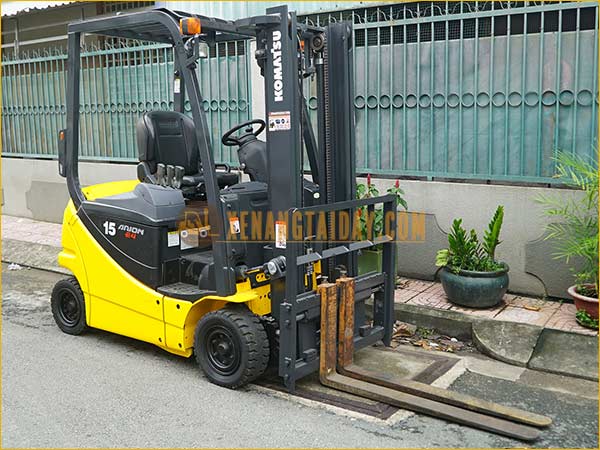 Xe nâng điện ngồi lái KOMATSU FB15-12 gắn pin lithum 48V - 400Ah PKGFF48400