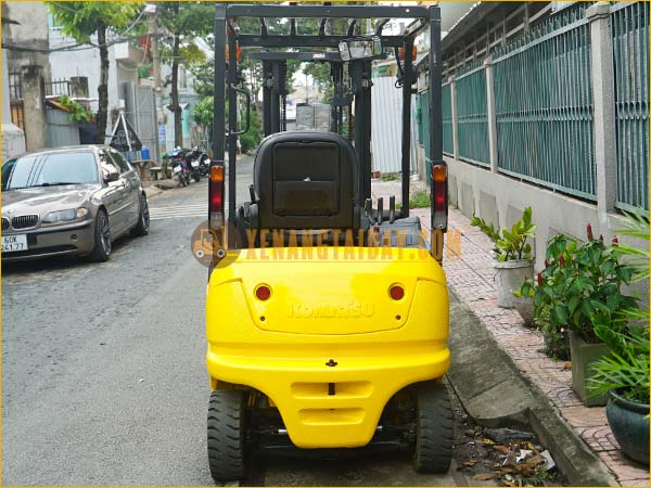 Xe nâng điện ngồi lái KOMATSU FB15-12 gắn pin lithum 48V - 400Ah PKGFF48400