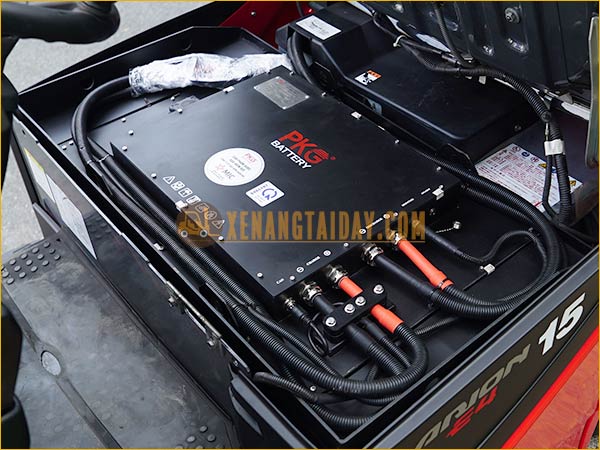 Xe nâng điện ngồi lái KOMATSU FB15-12 gắn pin lithum 48V - 460Ah PKGFF48460