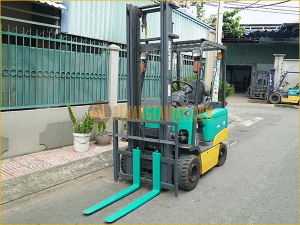 Xe nâng điện ngồi lái KOMATSU FB15EX-11