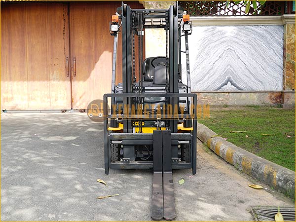 Xe nâng điện ngồi lái KOMATSU FB15G-12