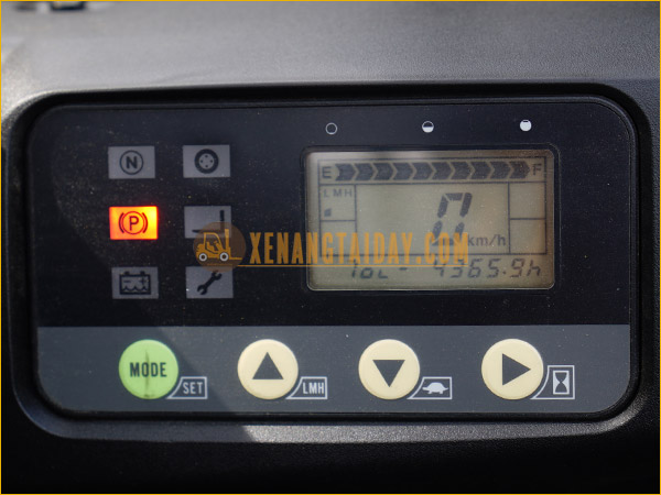 Xe nâng điện ngồi lái KOMATSU FB15G-12