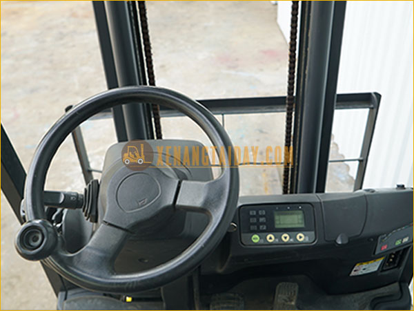 Xe nâng điện ngồi lái KOMATSU FB15M-12