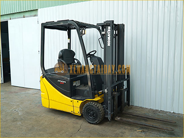 Xe nâng điện ngồi lái KOMATSU FB15M-12