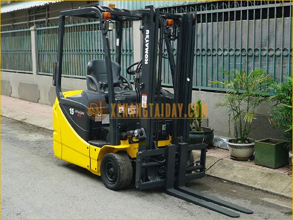 Xe nâng điện ngồi lái KOMATSU FB15M-12