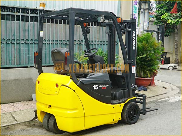 Xe nâng điện ngồi lái KOMATSU FB15M-12