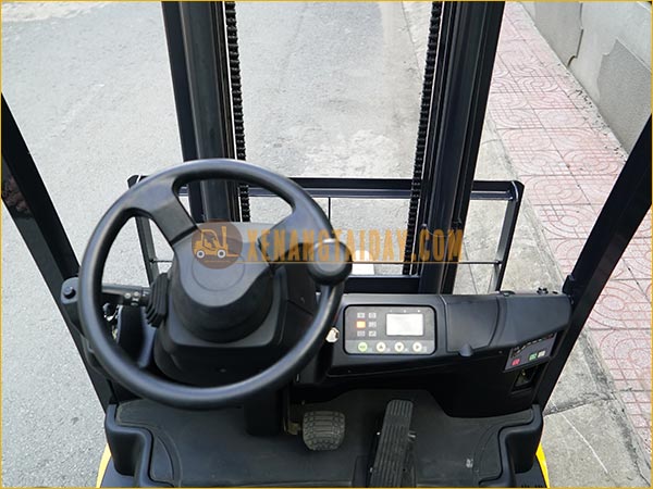 Xe nâng điện ngồi lái KOMATSU FB15M-12