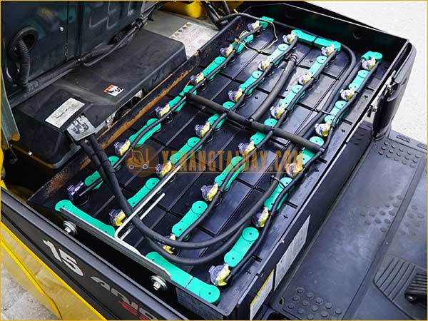 Xe nâng điện ngồi lái KOMATSU FB15M-12