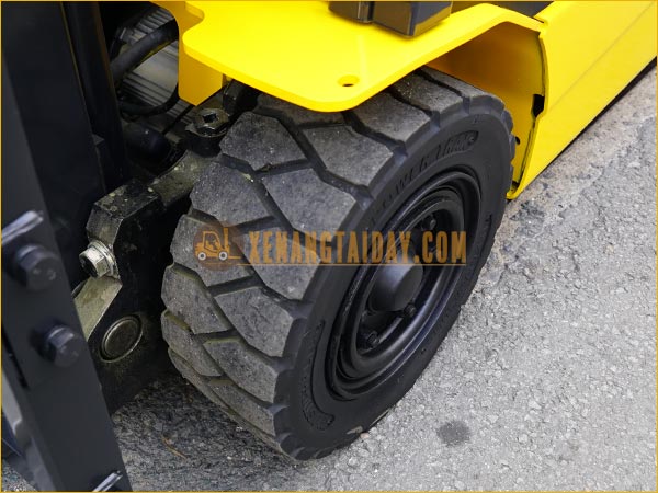 Xe nâng điện ngồi lái KOMATSU FB15M-12