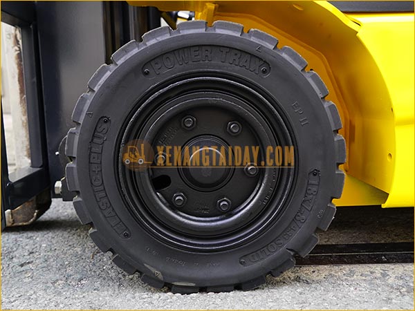 Xe nâng điện ngồi lái KOMATSU FB15M-12
