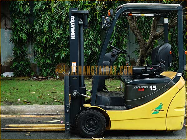 Xe nâng điện ngồi lái KOMATSU FB15M-12