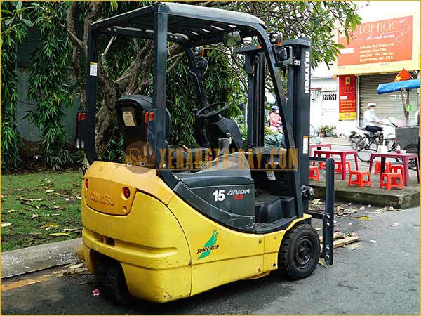 Xe nâng điện ngồi lái KOMATSU FB15M-12