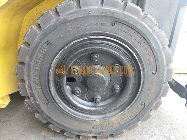 Xe nâng điện ngồi lái 3 bánh KOMATSU FB15M-12