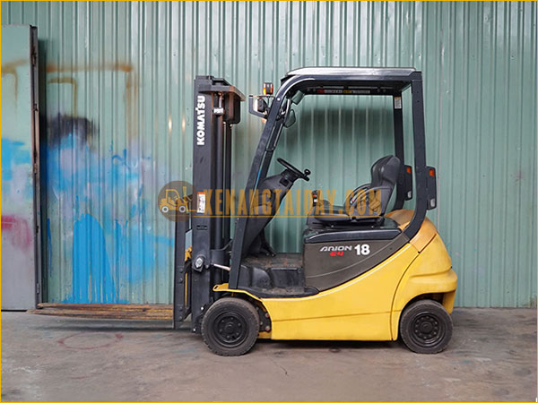 Xe nâng điện ngồi lái KOMATSU FB18-12