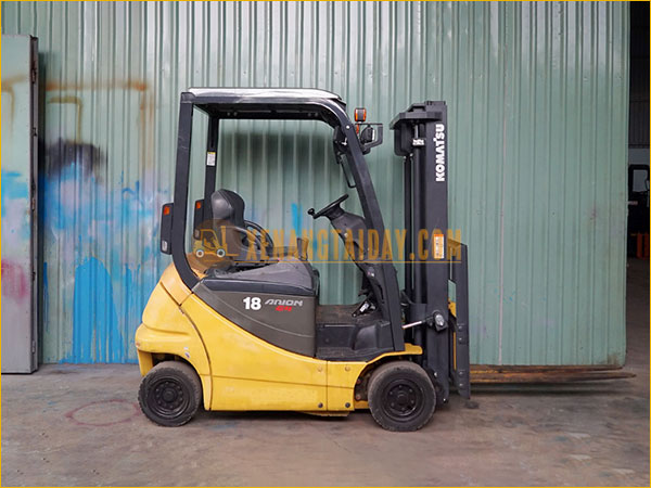 Xe nâng điện ngồi lái KOMATSU FB18-12