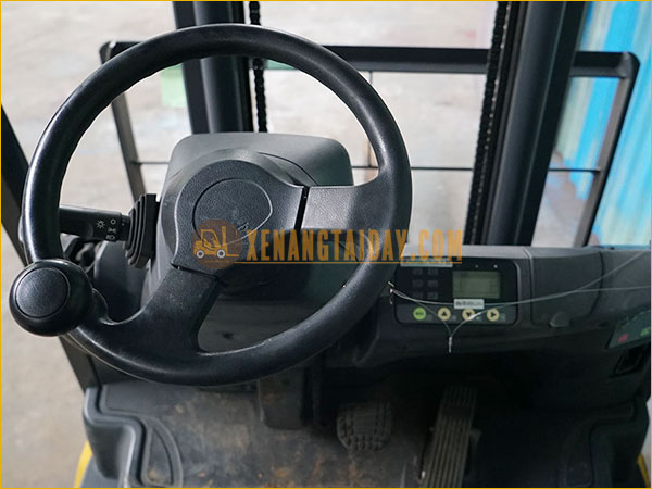 Xe nâng điện ngồi lái KOMATSU FB18-12