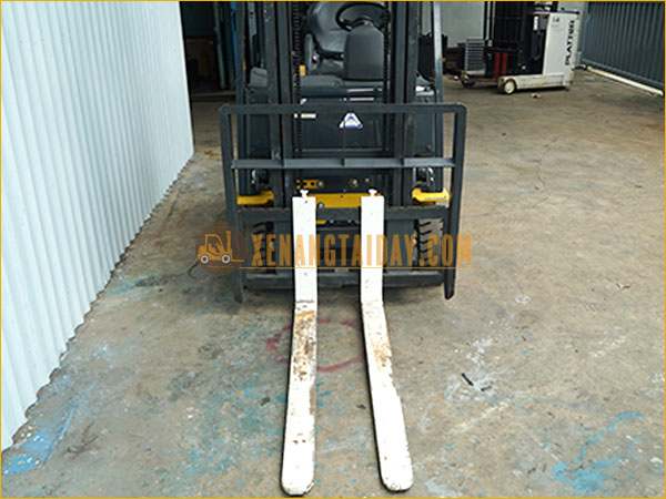 Xe nâng điện ngồi lái KOMATSU FB18-12