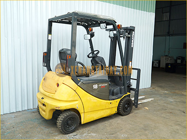Xe nâng điện ngồi lái KOMATSU FB18-12