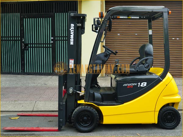 Xe nâng điện ngồi lái KOMATSU FB18-12
