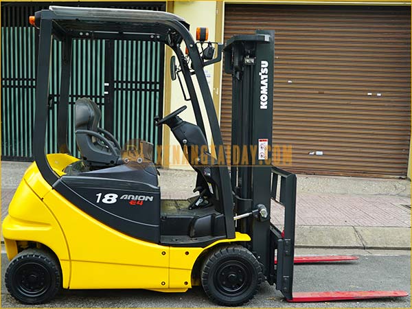 Xe nâng điện ngồi lái KOMATSU FB18-12