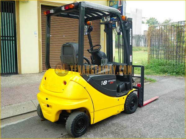 Xe nâng điện ngồi lái KOMATSU FB18-12