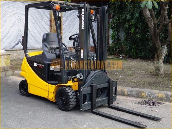 Xe nâng điện ngồi lái KOMATSU FB18-12