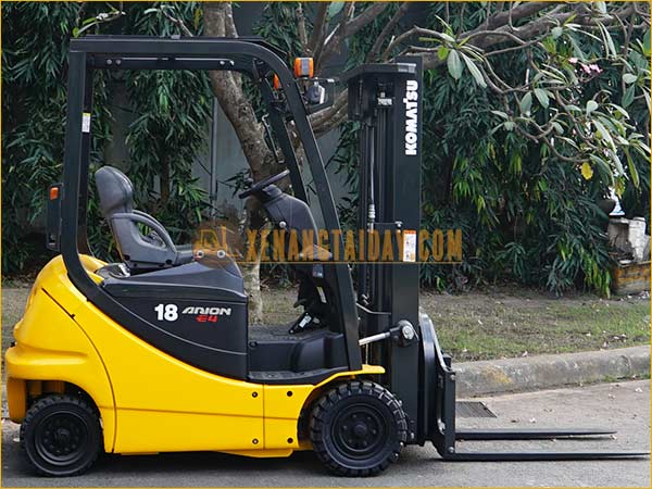 Xe nâng điện ngồi lái KOMATSU FB18-12