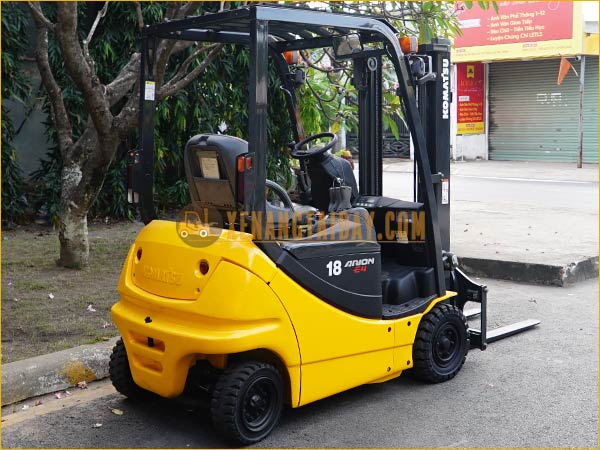 Xe nâng điện ngồi lái KOMATSU FB18-12