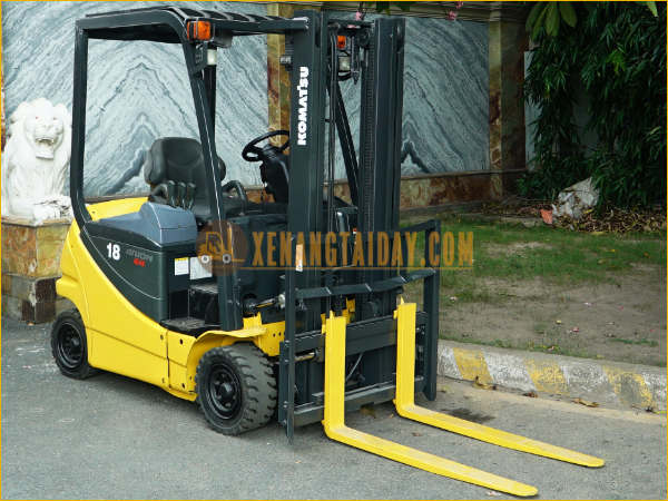 Xe nâng điện ngồi lái KOMATSU FB18-12
