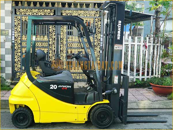 Xe nâng điện ngồi lái KOMATSU FB20A-12