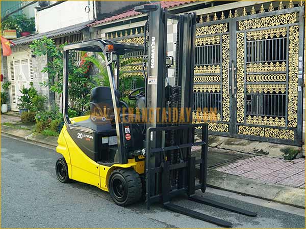 Xe nâng điện ngồi lái KOMATSU FB20A-12