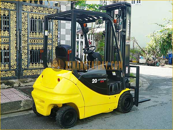 Xe nâng điện ngồi lái KOMATSU FB20A-12