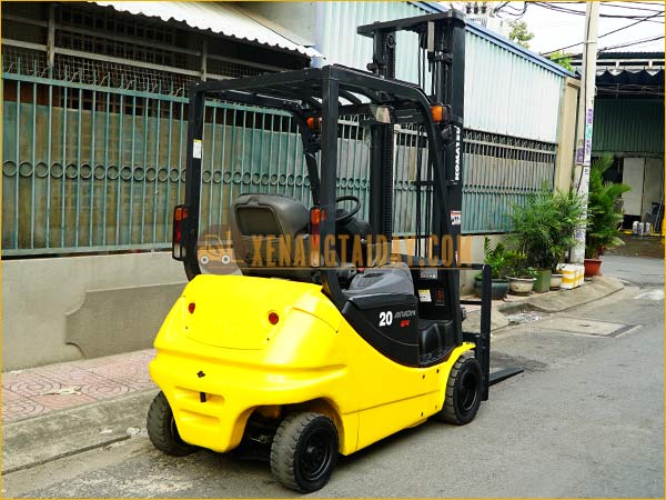 Xe nâng điện ngồi lái KOMATSU FB20A-12