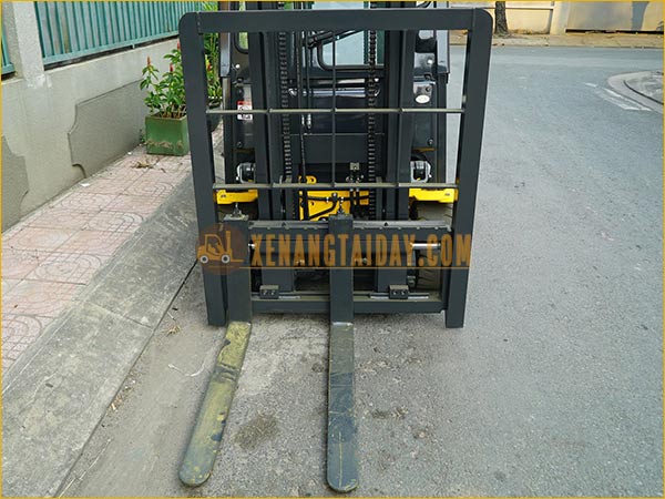 Xe nâng điện ngồi lái KOMATSU FB20AG-12
