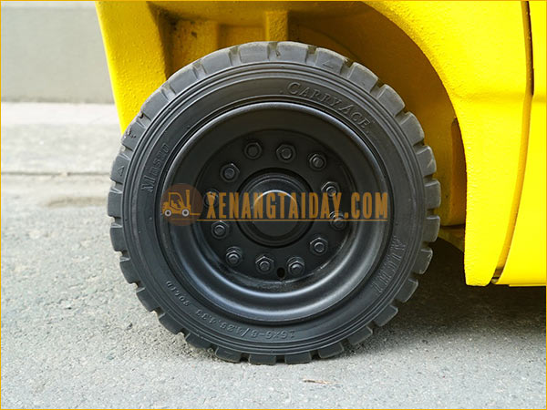 Xe nâng điện ngồi lái KOMATSU FB20AG-12