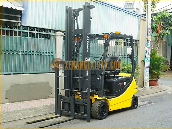 Xe nâng điện ngồi lái KOMATSU FB20AG-12