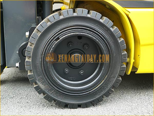 Xe nâng điện ngồi lái KOMATSU FB20M-12