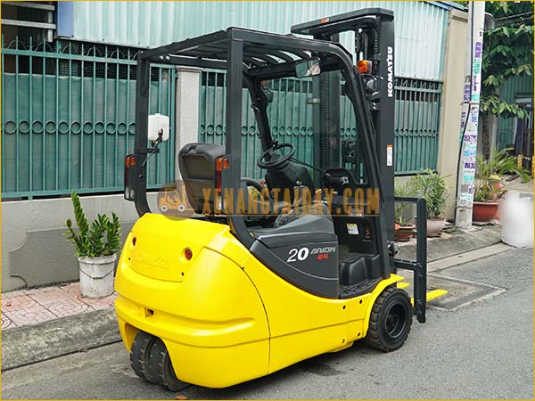 Xe nâng điện ngồi lái KOMATSU FB20M-12