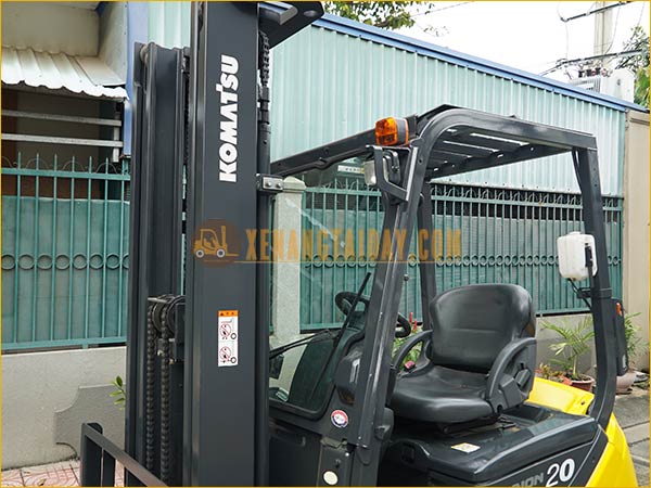 Xe nâng điện ngồi lái KOMATSU FB20M-12