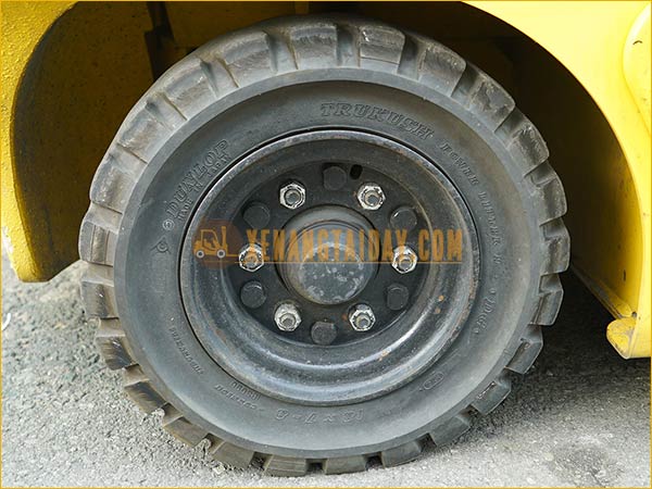 Xe nâng điện ngồi lái KOMATSU FB25-12