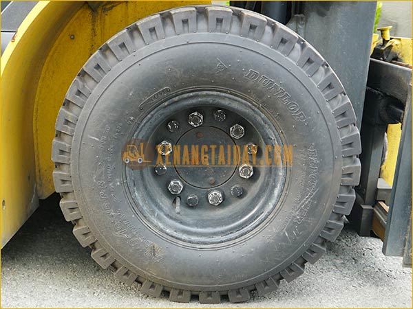 Xe nâng điện ngồi lái KOMATSU FB25-12