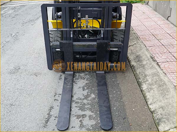 Xe nâng điện ngồi lái KOMATSU FB25-12 gắn bình điện axít chì 72V - 400Ah LIFTTOP VTDX400M