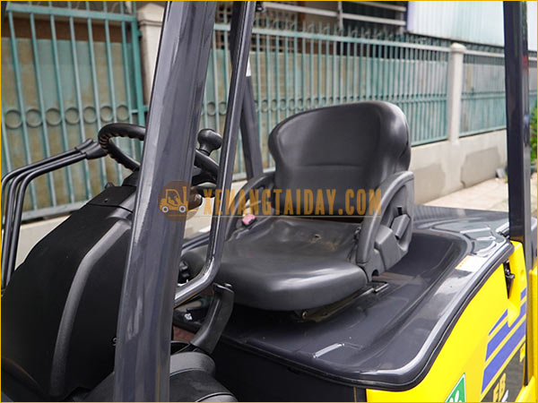 Xe nâng điện ngồi lái KOMATSU FB25-12 gắn bình điện axít chì 72V - 400Ah LIFTTOP VTDX400M