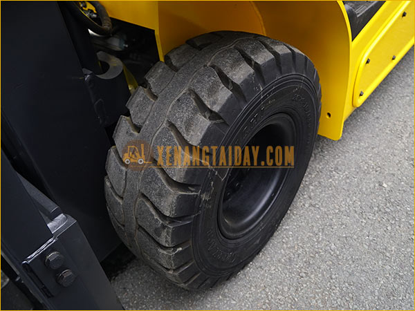 Xe nâng điện ngồi lái KOMATSU FB25-12 gắn bình điện axít chì 72V - 400Ah LIFTTOP VTDX400M