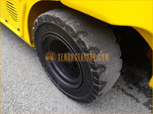 Xe nâng điện ngồi lái KOMATSU FB25-12 gắn bình điện axít chì 72V - 400Ah LIFTTOP VTDX400M