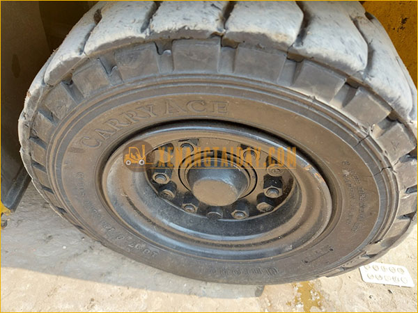 Xe nâng điện ngồi lái KOMATSU FB25EX-11