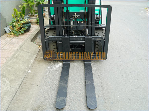 Xe nâng điện ngồi lái KOMATSU FB25EX-11, khung 4m, 2008, 5880 giờ