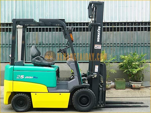 Xe nâng điện ngồi lái KOMATSU FB25EX-11, khung 4m, 2008, 5880 giờ