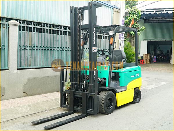 Xe nâng điện ngồi lái KOMATSU FB25EX-11, khung 4m, 2008, 5880 giờ