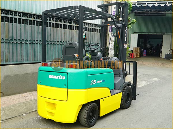 Xe nâng điện ngồi lái KOMATSU FB25EX-11, khung 4m, 2008, 5880 giờ